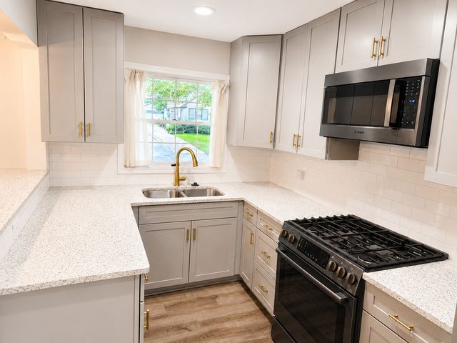 4529 Saratoga Avenue, Downers Grove, IL 60515