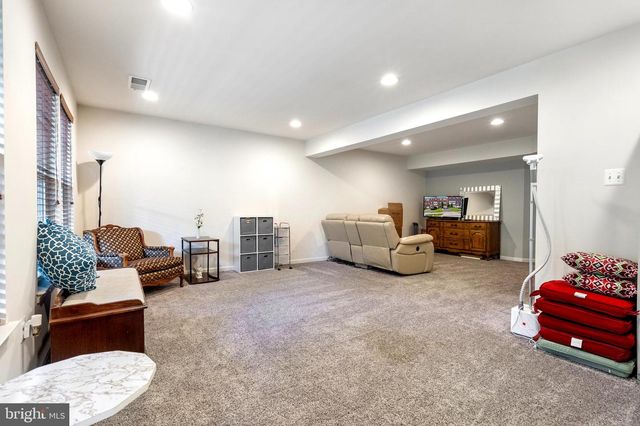25 DON QUIXOTE DR, Charles Town, WV 25414