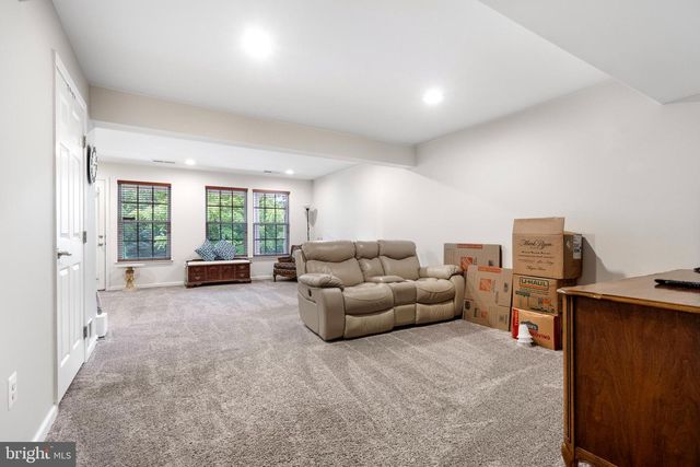 25 DON QUIXOTE DR, Charles Town, WV 25414
