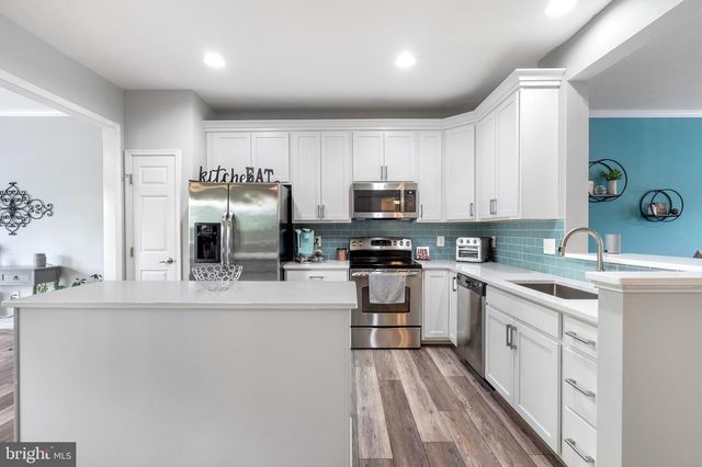 25 DON QUIXOTE DR, Charles Town, WV 25414