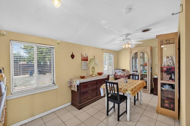 4209 28th St, Sacramento, CA 95820