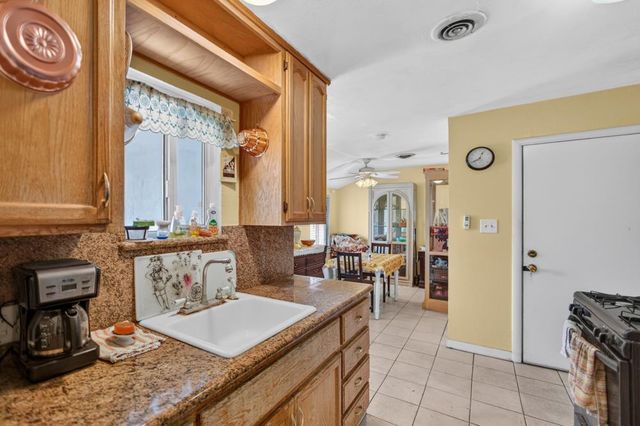 4209 28th St, Sacramento, CA 95820