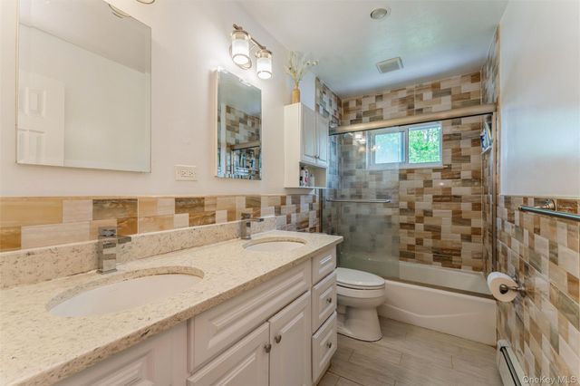 72 Lincoln Road W, Plainview, NY 11803