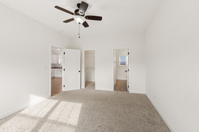 819 Hooper Rd, Charlotte, TN 37036