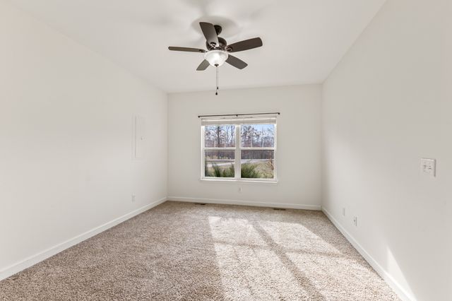 819 Hooper Rd, Charlotte, TN 37036