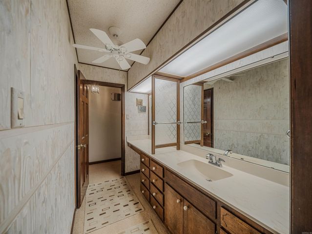 1718 Rock Creek Drive, Benton, AR 72019