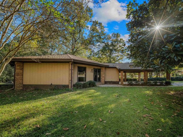 1718 Rock Creek Drive, Benton, AR 72019