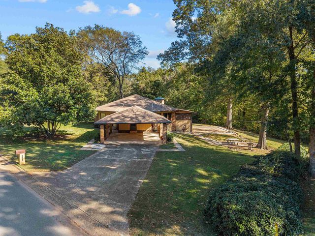 1718 Rock Creek Drive, Benton, AR 72019