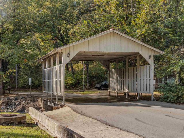 1718 Rock Creek Drive, Benton, AR 72019