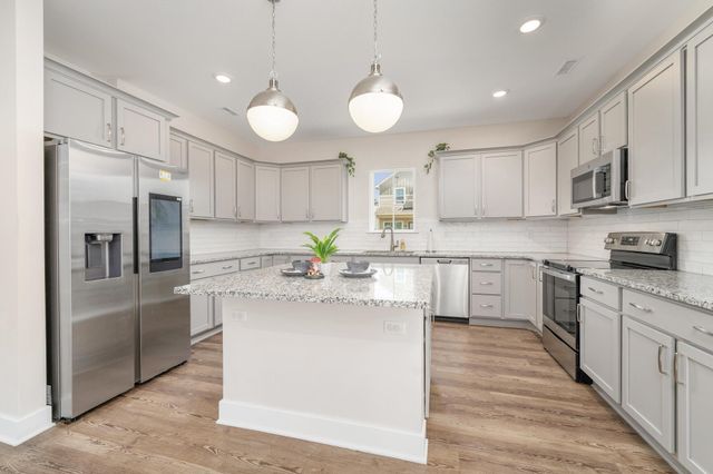 435 E Park Pl, Andover, KS 67002