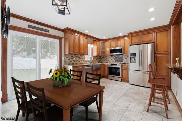 303 W End Ave, Hopatcong Boro, NJ 07843