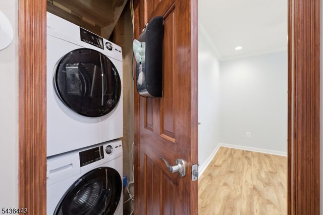 303 W End Ave, Hopatcong Boro, NJ 07843