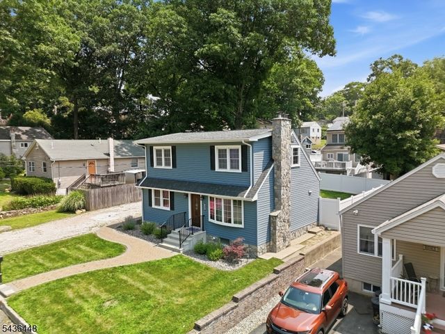 303 W End Ave, Hopatcong Boro, NJ 07843