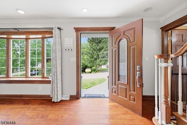 303 W End Ave, Hopatcong Boro, NJ 07843