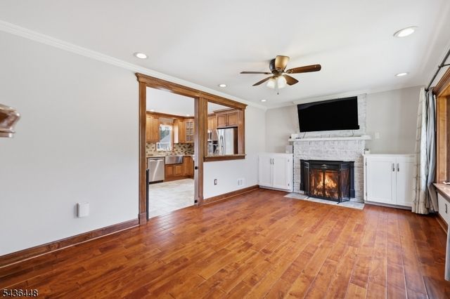 303 W End Ave, Hopatcong Boro, NJ 07843
