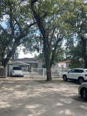 1531 NW 26th Ave, Miami, FL 33125
