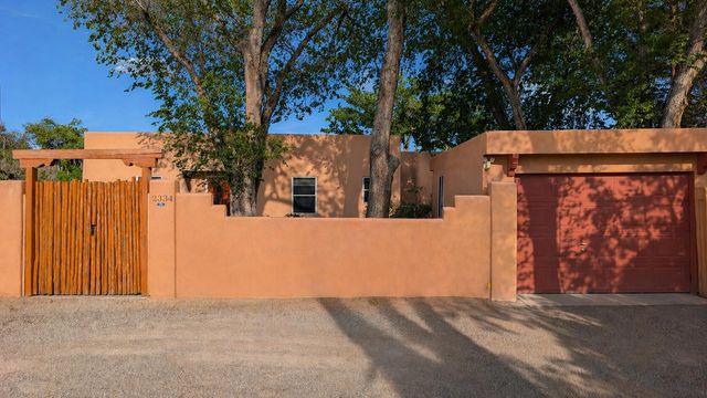 2334 Rio Grande Boulevard NW, Albuquerque, NM 87104