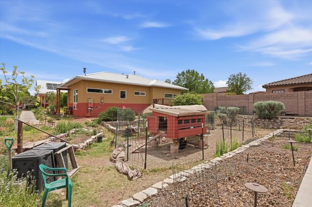 2334 Rio Grande Boulevard NW, Albuquerque, NM 87104