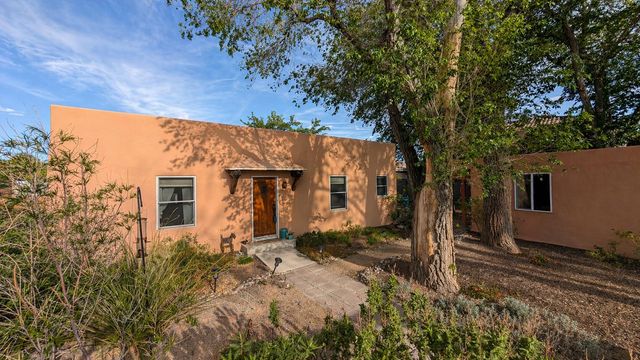 2334 Rio Grande Boulevard NW, Albuquerque, NM 87104