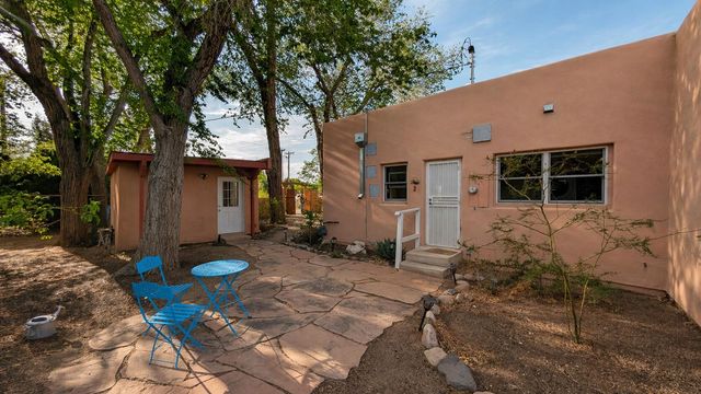 2334 Rio Grande Boulevard NW, Albuquerque, NM 87104