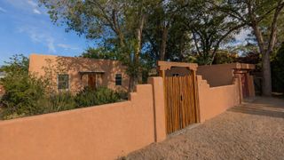 2334 Rio Grande Boulevard NW, Albuquerque, NM 87104