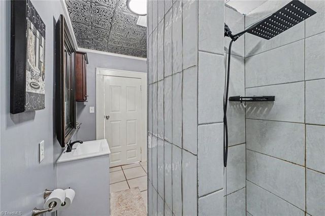 2842 N Patterson Avenue, Winston-salem, NC 27105