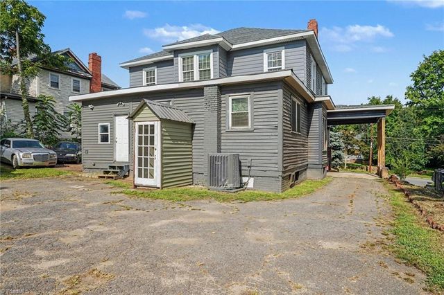 2842 N Patterson Avenue, Winston-salem, NC 27105