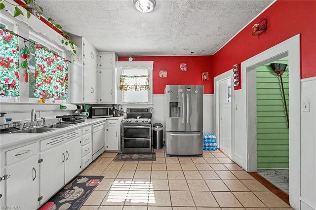 2842 N Patterson Avenue, Winston-salem, NC 27105