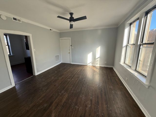 1022 E Hyde Park Boulevard 1S, Chicago, IL 60615