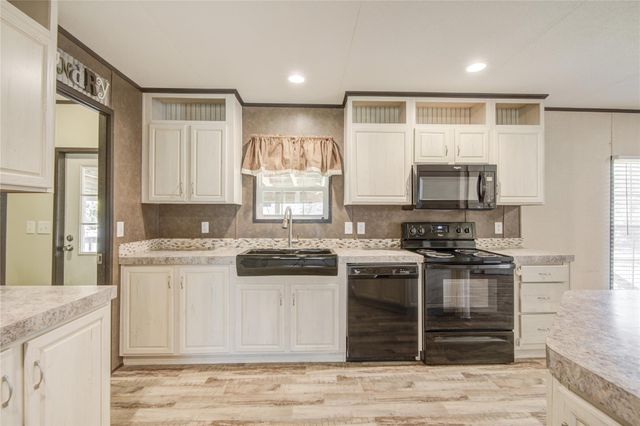 4049 County Road 450, West Columbia, TX 77486