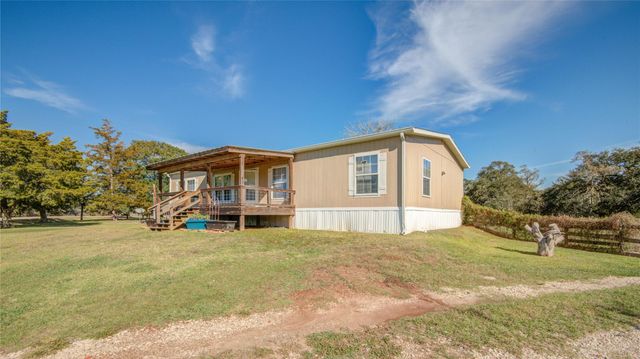 4049 County Road 450, West Columbia, TX 77486