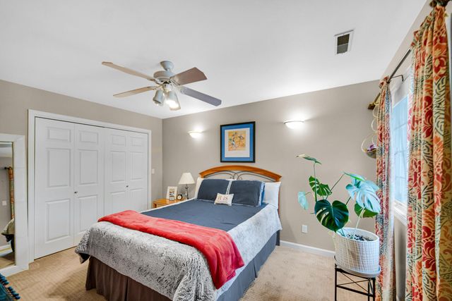 1077 Mission Hills Court, Chesterton, IN 46304