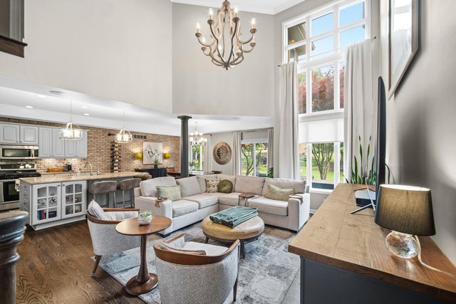 1077 Mission Hills Court, Chesterton, IN 46304