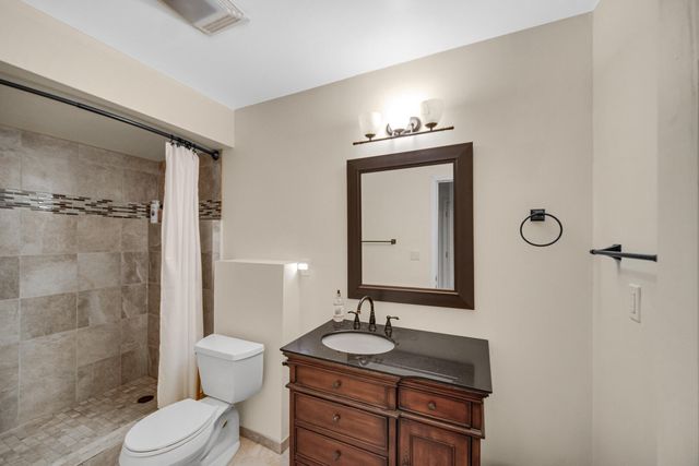 1077 Mission Hills Court, Chesterton, IN 46304