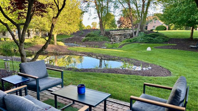 1077 Mission Hills Court, Chesterton, IN 46304