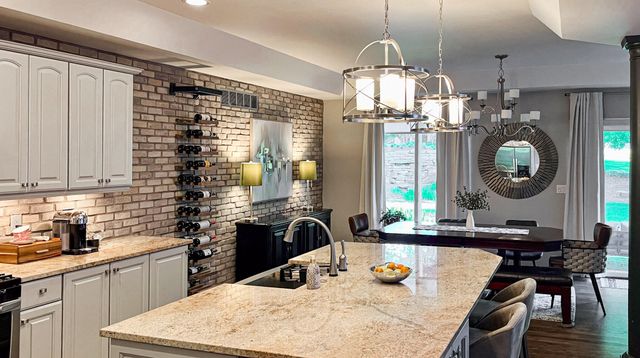 1077 Mission Hills Court, Chesterton, IN 46304