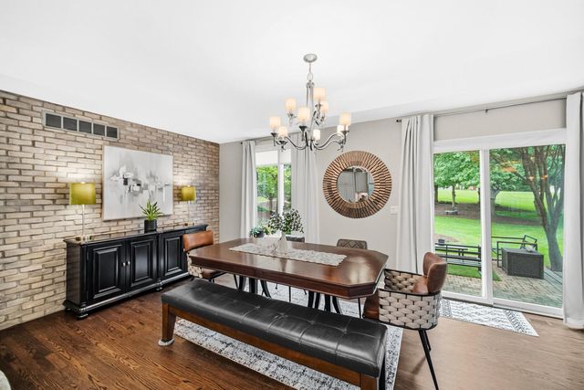 1077 Mission Hills Court, Chesterton, IN 46304