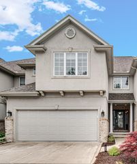1077 Mission Hills Court, Chesterton, IN 46304