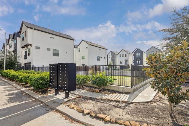 3710 Creekmont Gardens Lane, Houston, TX 77091