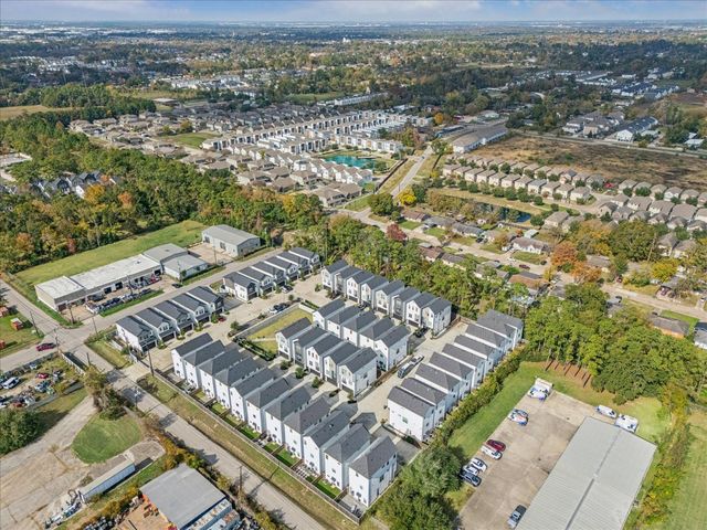 3710 Creekmont Gardens Lane, Houston, TX 77091