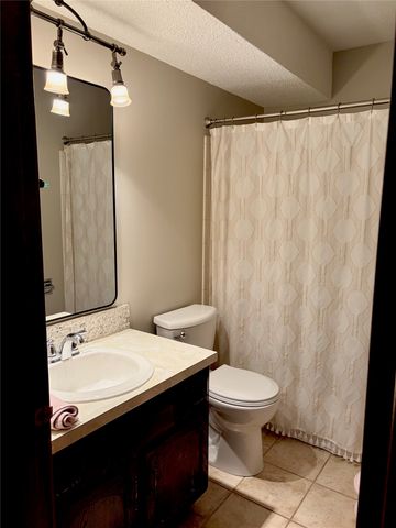 1900 50th Street 9, Des Moines, IA 50310