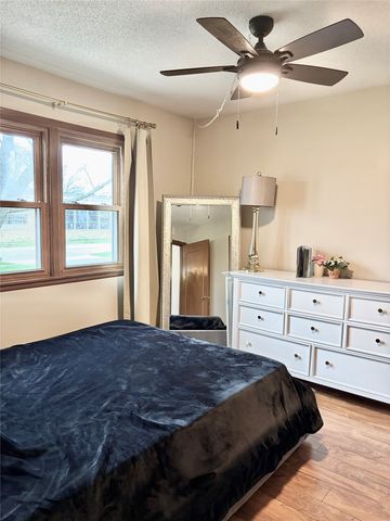 1900 50th Street 9, Des Moines, IA 50310