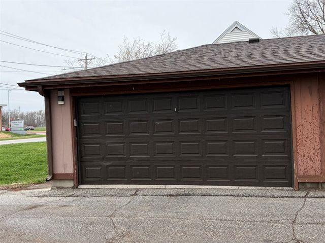 1900 50th Street 9, Des Moines, IA 50310