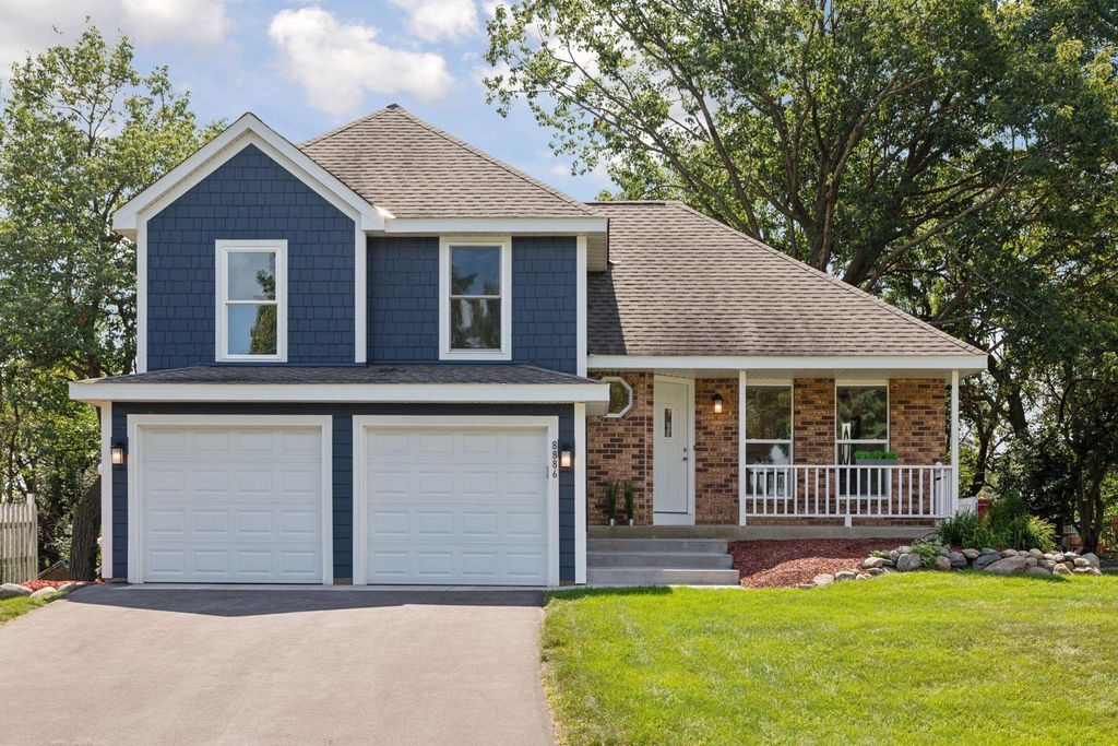 8886 Pine Bluff Court, Eden Prairie, MN 55347