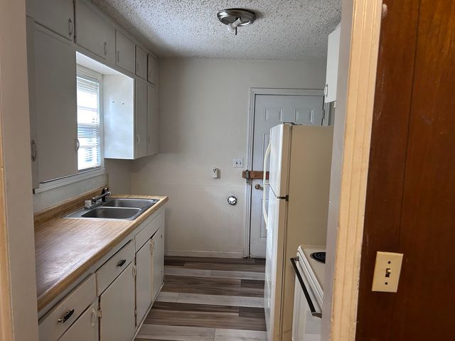 1157 N Erie Ave, Wichita, KS 67214