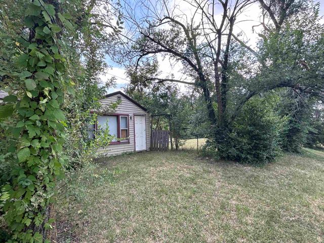 1157 N Erie Ave, Wichita, KS 67214