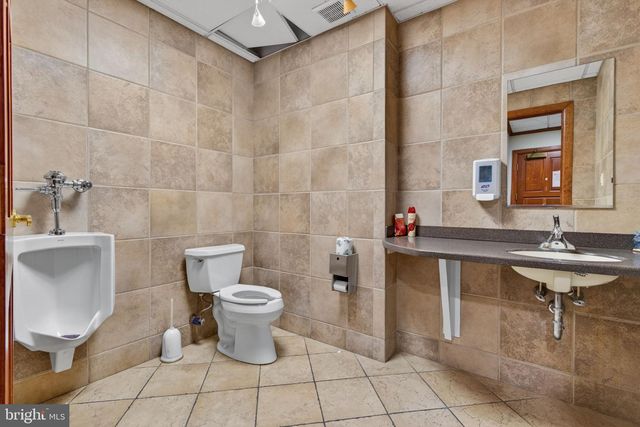 215 PINE ST, Harrisburg, PA 17101