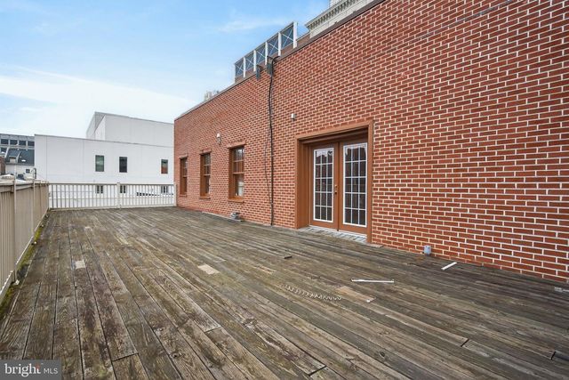 215 PINE ST, Harrisburg, PA 17101