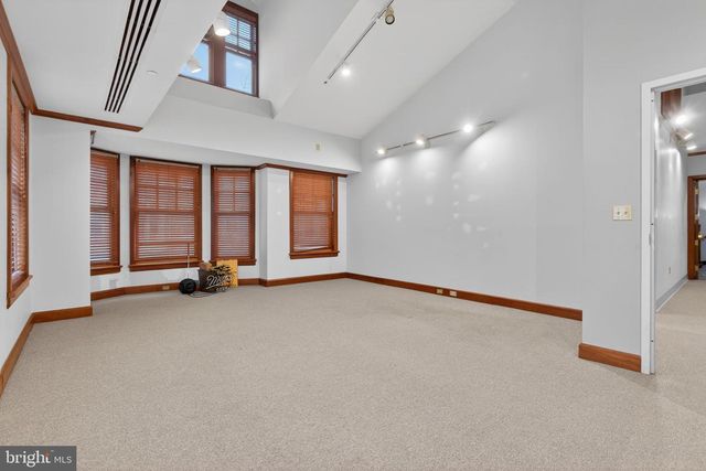 215 PINE ST, Harrisburg, PA 17101