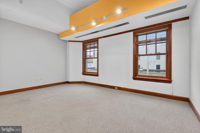 215 PINE ST, Harrisburg, PA 17101